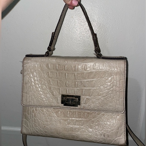 Kate Spade alligator purse in cream. - Picture 1 of 4